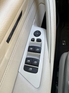 Накладка водійська BMW G30\G31 блока склопідйомників Oyster 51417438569