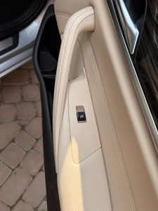 Накладка передня пасажирська BMW G30 G31 блока склопідйомника Бежева
